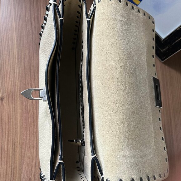Valentino Garavani Rockstud grainy calfskin crossbody bag Light Ivory - Picture 7 of 14
